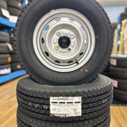 新品スタッドレスタイヤ・ホイールセットです！選べる特典付き